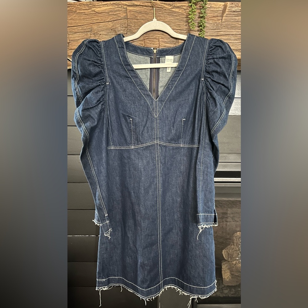 V-Neck Puff-Sleeve Dark Blue Denim Dress - Picture 3 of 5